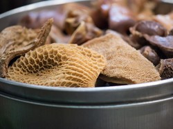 7 Makanan Pantangan Asam Urat dan Kolesterol, Harus Dihindari