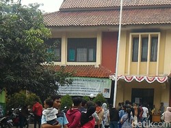 Perekaman e-KTP di Bekasi: Antre Panjang, Ada yang Ambil Nomor Hari ini Antre Besok