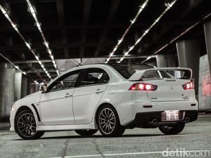 Sederet Generasi Mitsubishi Lancer dan Harga Pasarannya Kini Sederet Generasi Mitsubishi Lancer dan Harga Pasarannya Kini
