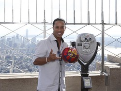 Ronaldinho Isyaratkan Pensiun Tahun Depan