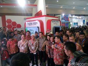 Kunjungi Booth IBD Expo, Rini Jadi Rebutan Bos-bos BUMN