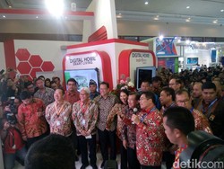Kunjungi Booth IBD Expo, Rini Jadi Rebutan Bos-bos BUMN