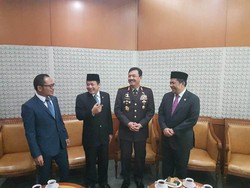 Canda Tawa Calon Kepala BIN Budi Gunawan dan Pimpinan DPR Jelang Paripurna