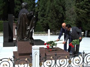 Oesman Sapta Ziarah ke Makam Pahlawan Azerbaijan
