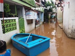 Sudah 2 Hari 2 Malam Warga Pondok Pinang Jaksel Kebanjiran