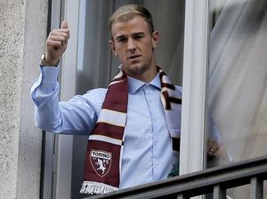 Simpati Reina untuk Hart