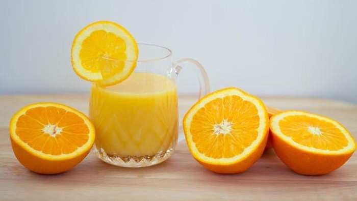 Menurut sebuah studi, jus jeruk berkaitan dengan kematian dini. Foto: Getty Images