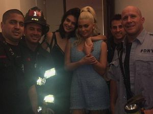 Kylie dan Kendall Jenner Siaran Langsung di Snapchat Saat Terjebak di Lift