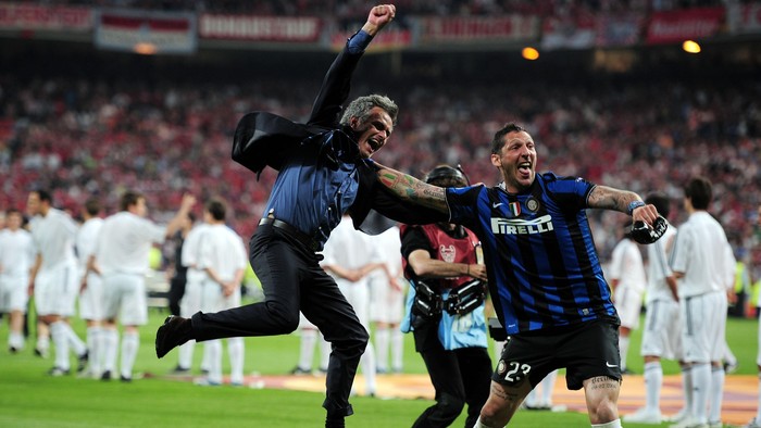 MADRID, SPAIN - MAY 22:  Head coach Jose Mourinho (L) and Marco Materazzi of Inter Milan celebrate their teams victory at the end of the UEFA Champions League Final match between FC Bayern Muenchen and Inter Milan at the Estadio Santiago Bernabeu on May 22, 2010 in Madrid, Spain.  (Photo by Shaun Botterill/Getty Images)