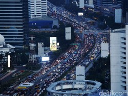 Jelang Buka Puasa, Tol Dalam Kota Macet di 2 Arah