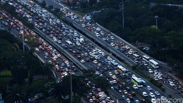 Macet Jelang Libur Idul Adha
