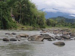Santai Sore di Krueng Meureudu, Aceh