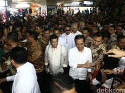 Sumringahnya Pedagang Tanah Abang Bisa Ketemu Langsung Jokowi dan Duterte