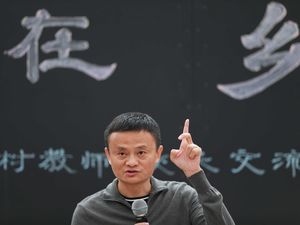 Orang Terkaya China Mengaku Cuma Manusia Bodoh