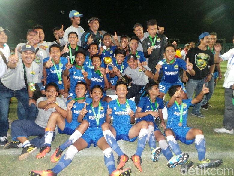 Kemenpora Ajak Sejumlah Eks Pemain Timnas Jadi Pemandu Bakat di LSP U-14 Kemenpora Ajak Sejumlah Eks Pemain Timnas Jadi Pemandu Bakat di LSP U-14