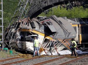 Kereta Anjlok di Spanyol Tewaskan 3 Orang, Puluhan Luka-luka