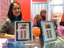 Yuk, Cetak Foto Jadi Perangko di Sini