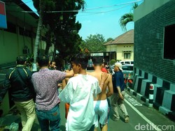 Para Pelajar ini Bawa Sajam: Tak Mau Disuruh Bubar Malah Keroyok Polantas di Depok