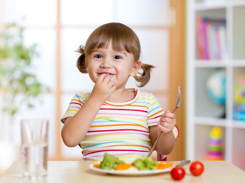 Si Kecil Tak Mudah Sakit dengan Rutin Konsumsi 5 Makanan Enak Ini Si Kecil Tak Mudah Sakit dengan Rutin Konsumsi 5 Makanan Enak Ini