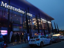 Cara Mercedes-Benz Merangkul Anak Muda