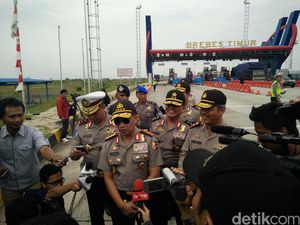 Ditemani Kakorlantas, Kapolri Pantau Arus Lalu Lintas di Brexit