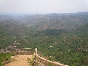 Memandang Panorama Indah dari Puncak Widosari di Kulonprogo