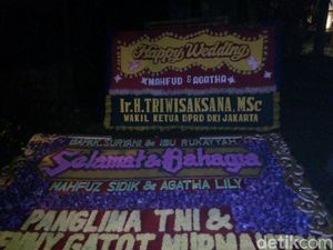 Panglima TNI dan KSAU Kirim Karangan Bunga untuk Mahfudz Siddiq-Agatha Lily Panglima TNI dan KSAU Kirim Karangan Bunga untuk Mahfudz Siddiq-Agatha Lily