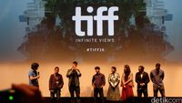 Iko Uwais Hingga Chelsea Islan Hadiri Premiere Filmnya di Kanada