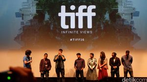Iko Uwais Hingga Chelsea Islan Hadiri Premiere Filmnya di Kanada