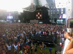 Kygo Bikin Ribuan Penonton Wanita Bergoyang di Ultra Singapore Kygo Bikin Ribuan Penonton Wanita Bergoyang di Ultra Singapore
