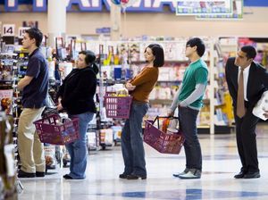 Agar Lebih Cepat, Saat di Supermarket Antrelah di Belakang Pembeli dengan 1 Troli Penuh