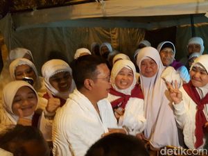 Tinjau Jemaah di Arafah, Menag Tanya Soal Makanan Sampai Tenda Tinjau Jemaah di Arafah, Menag Tanya Soal Makanan Sampai Tenda