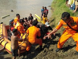 3 Orang yang Hanyut Saat Cuci Daging Kurban di Sungai Brebes Ditemukan Tewas