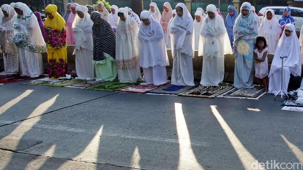 Umat Islam Salat Idul Adha