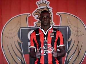 Debut Manis Balotelli di Nice: Dua Gol dan Tiga Poin Debut Manis Balotelli di Nice: Dua Gol dan Tiga Poin