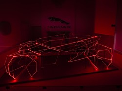 Tim Desain Jaguar Ciptakan Karya Seni 3 Dimensi Pakai Cahaya Laser
