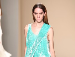 Menggunakan Busana Warna Ini Membuatmu Terlihat Lebih Muda