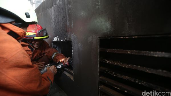 Genset SPBU di Tanah Abang Terbakar