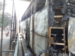 Hangus Terbakar, ini Wujud Bus Budiman yang Diparkir Dekat Tol Kebon Jeruk