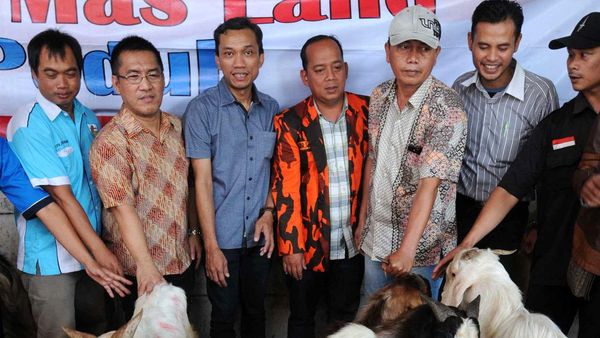 Sinarmas Land Salurkan Hewan Kurban