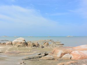 Tak Seseram Namanya, Pantai Tapak Antu di Bangka Justru Mempesona