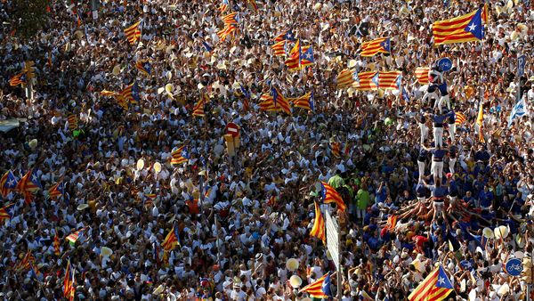 800 Ribu Warga Catalonia Turun ke Jalan