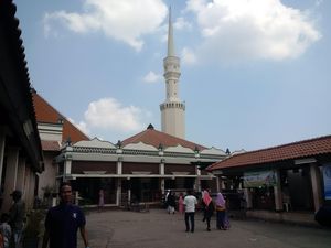 Penjaga Makam Masjid Luar Batang: Sapi Ahok Diterima, Tapi Dialihkan