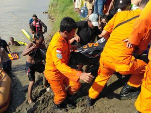 Korban Tewas Tenggelam Saat Cuci Daging Kurban di Brebes Tambah Jadi 5 Orang Korban Tewas Tenggelam Saat Cuci Daging Kurban di Brebes Tambah Jadi 5 Orang