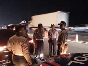 Tol Cikampek Arah Jakarta Padat, Polres Karawang Buka Tutup Rest Area