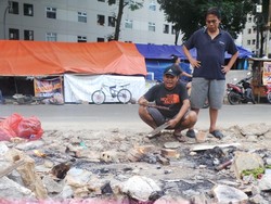 Warga Korban Penggusuran Rawajati Darurat Air Bersih