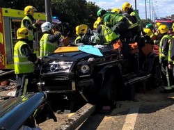 Pemain Crystal Palace Tabrakan dengan Mercy G63 AMG Miliknya