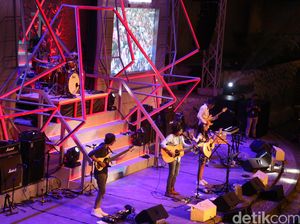 Dialog Dini Hari Ketagihan Main Musik Bareng Endah N Rhesa
