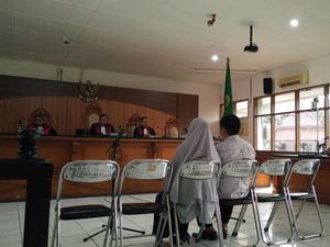 Suap Jaksa, Mantan Kadinkes Subang dan Istri Divonis 2 Tahun Penjara