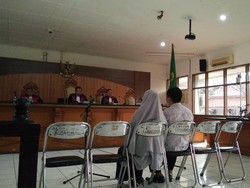 Suap Jaksa, Mantan Kadinkes Subang dan Istri Divonis 2 Tahun Penjara